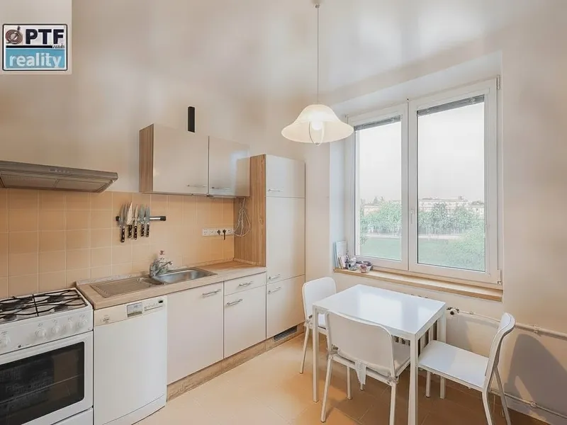 Prodej bytu 2+1 s balkonem, 58 m², Plzeň – Slovany, Francouz